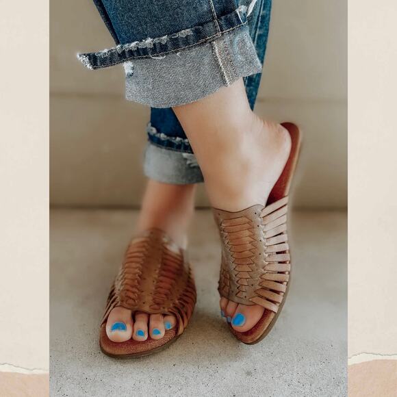 NIB Roan Bed Stu Chastity 7 37 Leather Huarache Slide Flat Sandals Almond Oats - Picture 3 of 11